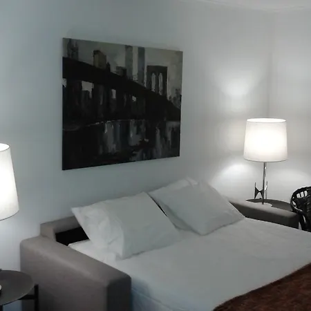 Beautiful Studio In Historic Alfama Lisbon Room photo