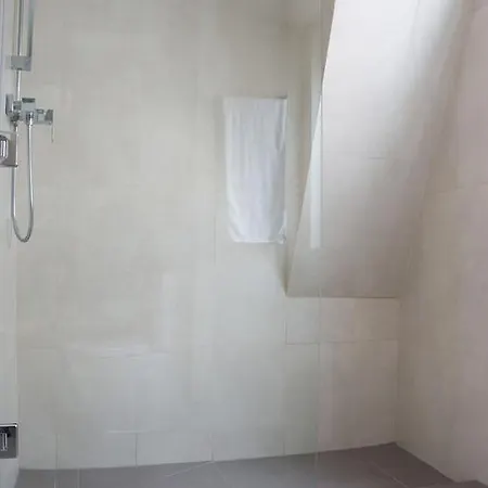 Beautiful Studio In Historic Alfama Lisbon Room photo